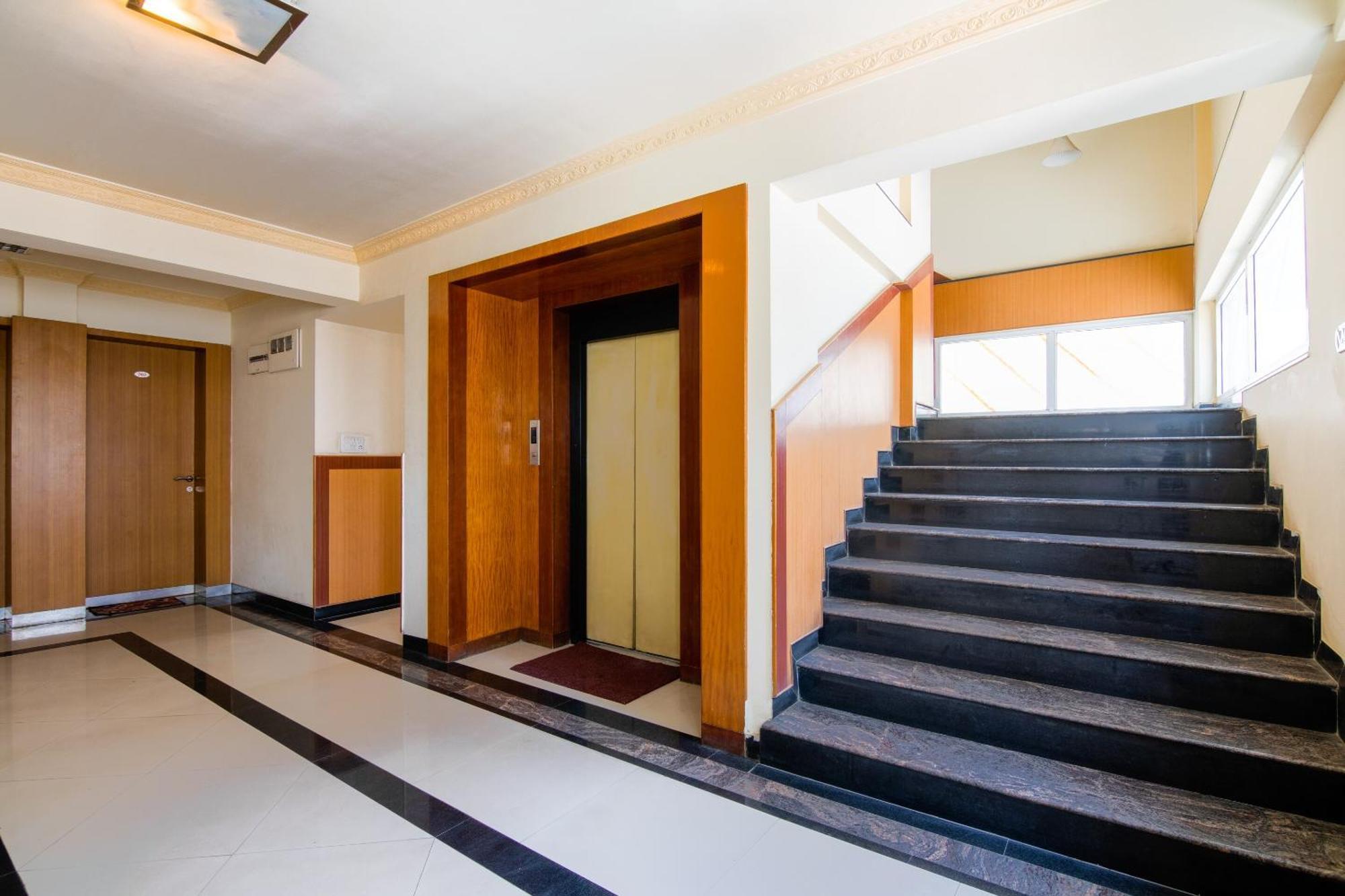 Flagship Aayush Corporate Stays Near Nexus Mall Koramangala Бенґалуру Екстер'єр фото